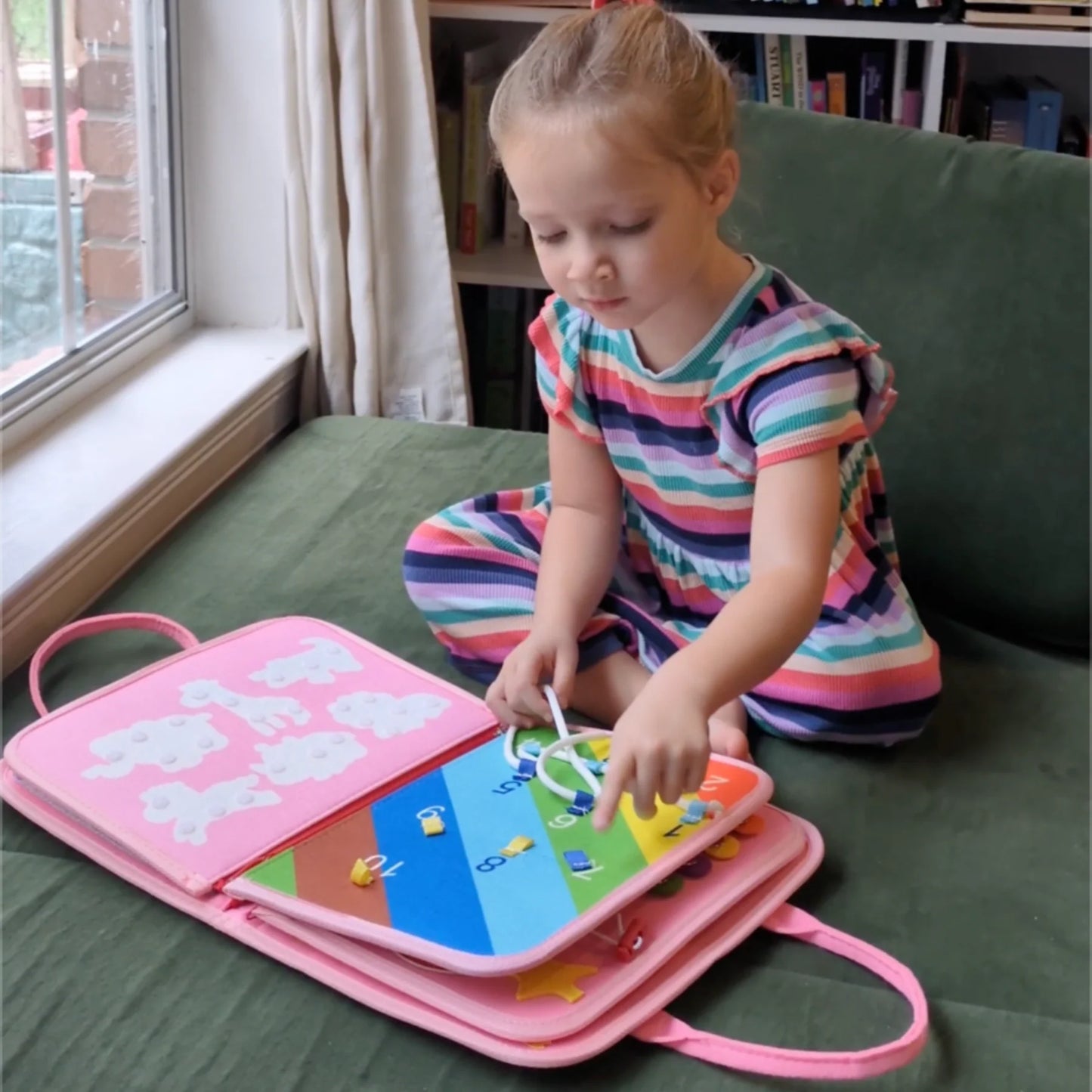 Brainibee™ Montessori Busy Board